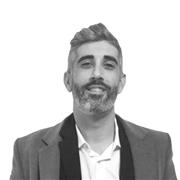 Creativo, apasionado, dedicado, paciente, comunicativo, inspirador y personalizado. Busco entusiastas del diseño y del arte como yo.
